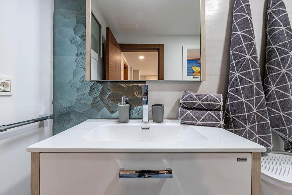 Ferienwohnung Luxury Casa Con Piscina, Wifi, 150M Dal Mare Miami Playa Exterior foto